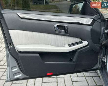 Мерседес Е-Клас 2010 у Прилуках на Automoto.ua Сірий Мерседес Е-Клас, об'ємом двигуна 3.5 л та пробігом 278 тис. км за 11400 $, фото 16 на Automoto.ua