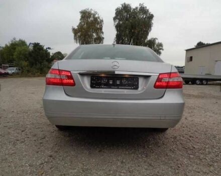 Серый Мерседес Е-Класс, объемом двигателя 2.1 л и пробегом 287 тыс. км за 9550 $, фото 4 на Automoto.ua