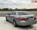 Мерседес Е-Клас 2010 у Києві на Automoto.ua Сірий Мерседес Е-Клас, об'ємом двигуна 2.14 л та пробігом 398 тис. км за 13900 $, фото 3 на Automoto.ua