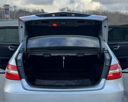 Сірий Мерседес Е-Клас, об'ємом двигуна 2.2 л та пробігом 325 тис. км за 12400 $, фото 12 на Automoto.ua