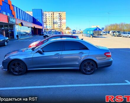 Серый Мерседес Е-Класс, объемом двигателя 2.1 л и пробегом 320 тыс. км за 13600 $, фото 9 на Automoto.ua