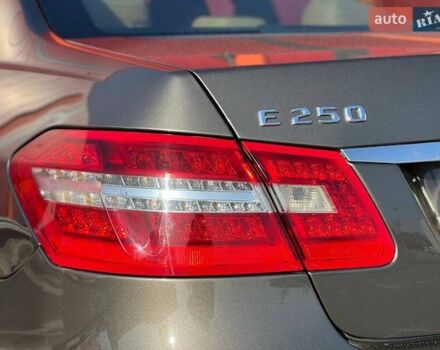 Серый Мерседес Е-Класс, объемом двигателя 2.2 л и пробегом 227 тыс. км за 15499 $, фото 8 на Automoto.ua