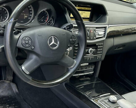 Мерседес Е-Клас 2010 у Прилуках на Automoto.ua Сірий Мерседес Е-Клас, об'ємом двигуна 3.5 л та пробігом 278 тис. км за 11400 $, фото 13 на Automoto.ua