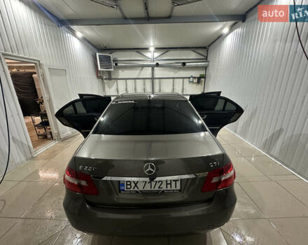 Серый Мерседес Е-Класс, объемом двигателя 2.2 л и пробегом 280 тыс. км за 11900 $, фото 10 на Automoto.ua