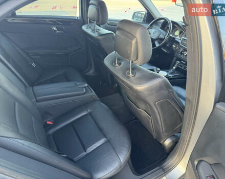 Серый Мерседес Е-Класс, объемом двигателя 2.14 л и пробегом 245 тыс. км за 11900 $, фото 29 на Automoto.ua