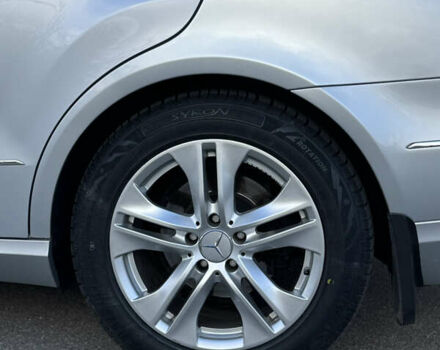 Сірий Мерседес Е-Клас, об'ємом двигуна 2.2 л та пробігом 325 тис. км за 12400 $, фото 14 на Automoto.ua