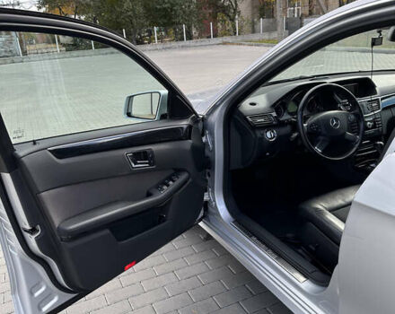 Мерседес Е-Клас 2010 у Бершаде на Automoto.ua Сірий Мерседес Е-Клас, об'ємом двигуна 2 л та пробігом 116 тис. км за 14500 $, фото 18 на Automoto.ua