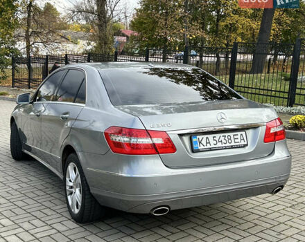 Мерседес Е-Клас 2010 у Прилуках на Automoto.ua Сірий Мерседес Е-Клас, об'ємом двигуна 3.5 л та пробігом 278 тис. км за 11400 $, фото 4 на Automoto.ua