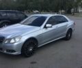 Серый Мерседес Е-Класс, объемом двигателя 2.1 л и пробегом 300 тыс. км за 11000 $, фото 1 на Automoto.ua
