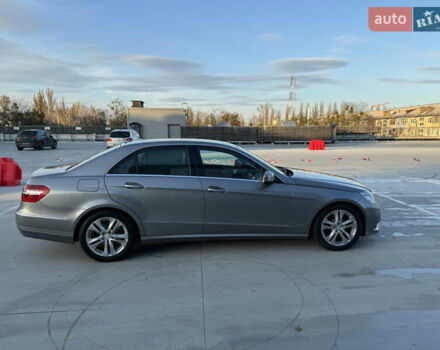 Серый Мерседес Е-Класс, объемом двигателя 2.14 л и пробегом 245 тыс. км за 11900 $, фото 18 на Automoto.ua