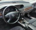 Серый Мерседес Е-Класс, объемом двигателя 2.2 л и пробегом 232 тыс. км за 10400 $, фото 6 на Automoto.ua