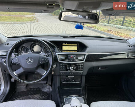 Мерседес Е-Клас 2010 у Прилуках на Automoto.ua Сірий Мерседес Е-Клас, об'ємом двигуна 3.5 л та пробігом 278 тис. км за 11400 $, фото 18 на Automoto.ua