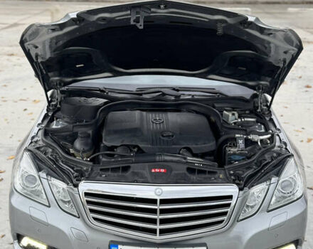 Мерседес Е-Клас 2010 у Києві на Automoto.ua Сірий Мерседес Е-Клас, об'ємом двигуна 2.14 л та пробігом 398 тис. км за 13900 $, фото 18 на Automoto.ua