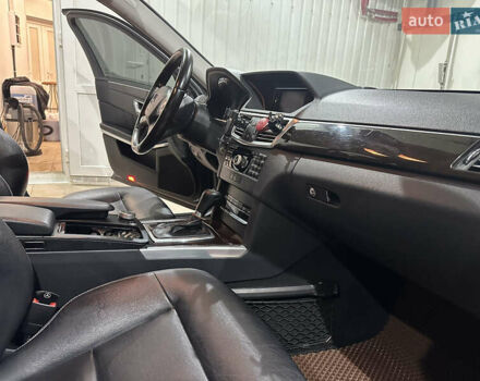 Серый Мерседес Е-Класс, объемом двигателя 2.2 л и пробегом 280 тыс. км за 11900 $, фото 12 на Automoto.ua