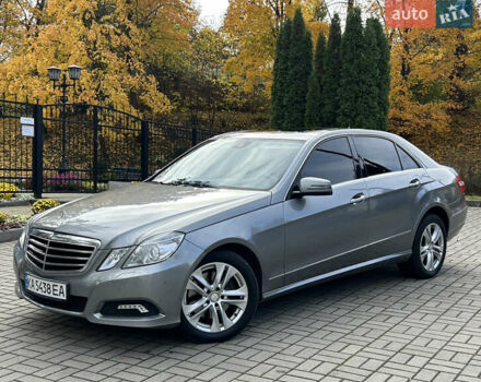 Мерседес Е-Клас 2010 у Прилуках на Automoto.ua Сірий Мерседес Е-Клас, об'ємом двигуна 3.5 л та пробігом 278 тис. км за 11400 $, фото 2 на Automoto.ua