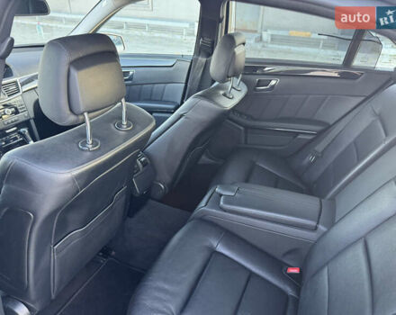 Серый Мерседес Е-Класс, объемом двигателя 2.14 л и пробегом 245 тыс. км за 11900 $, фото 30 на Automoto.ua