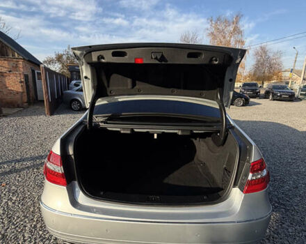 Серый Мерседес Е-Класс, объемом двигателя 2 л и пробегом 248 тыс. км за 11300 $, фото 5 на Automoto.ua