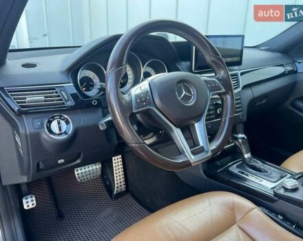 Серый Мерседес Е-Класс, объемом двигателя 2.2 л и пробегом 227 тыс. км за 15499 $, фото 14 на Automoto.ua