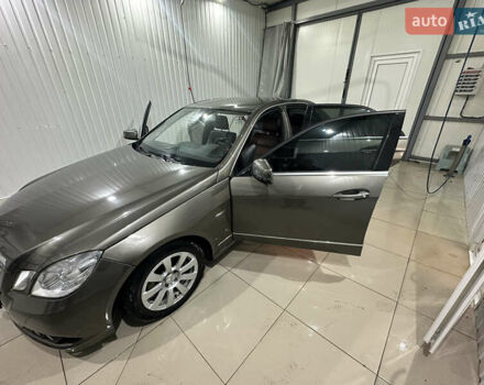 Серый Мерседес Е-Класс, объемом двигателя 2.2 л и пробегом 280 тыс. км за 11900 $, фото 15 на Automoto.ua