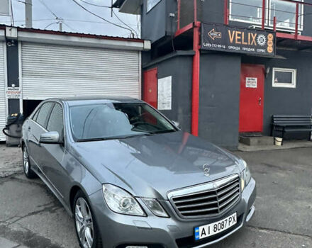 Сірий Мерседес Е-Клас, об'ємом двигуна 2.2 л та пробігом 246 тис. км за 12000 $, фото 13 на Automoto.ua
