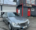 Сірий Мерседес Е-Клас, об'ємом двигуна 2.2 л та пробігом 246 тис. км за 12000 $, фото 13 на Automoto.ua