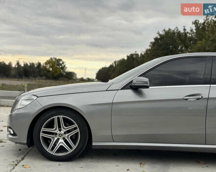 Мерседес Е-Клас 2010 у Києві на Automoto.ua Сірий Мерседес Е-Клас, об'ємом двигуна 2.14 л та пробігом 398 тис. км за 13900 $, фото 2 на Automoto.ua