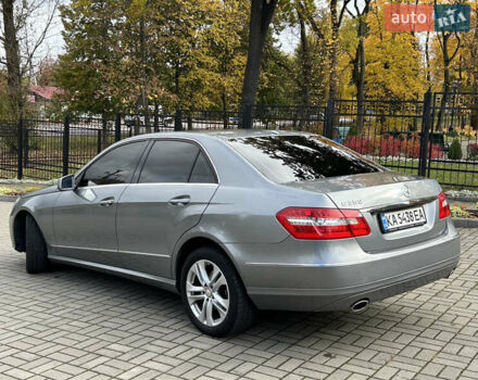 Мерседес Е-Клас 2010 у Прилуках на Automoto.ua Сірий Мерседес Е-Клас, об'ємом двигуна 3.5 л та пробігом 278 тис. км за 11400 $, фото 3 на Automoto.ua