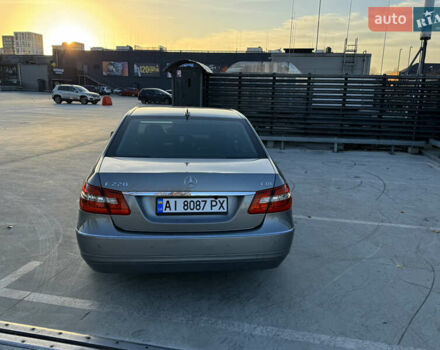 Сірий Мерседес Е-Клас, об'ємом двигуна 2.14 л та пробігом 246 тис. км за 12500 $, фото 41 на Automoto.ua