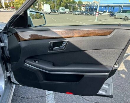 Серый Мерседес Е-Класс, объемом двигателя 2.1 л и пробегом 287 тыс. км за 9550 $, фото 16 на Automoto.ua