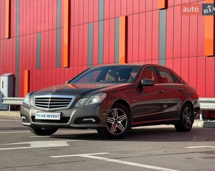 Серый Мерседес Е-Класс, объемом двигателя 2.2 л и пробегом 227 тыс. км за 15499 $, фото 3 на Automoto.ua