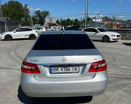 Мерседес Е-Класс 2010 в Белой Церкве на Automoto.ua Серый Мерседес Е-Класс, объемом двигателя 2.14 л и пробегом 270 тыс. км за 11000 $, фото 8 на Automoto.ua