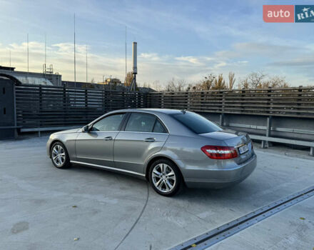 Серый Мерседес Е-Класс, объемом двигателя 2.14 л и пробегом 245 тыс. км за 11900 $, фото 39 на Automoto.ua