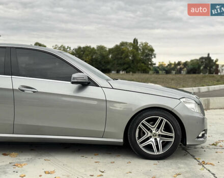 Мерседес Е-Клас 2010 у Києві на Automoto.ua Сірий Мерседес Е-Клас, об'ємом двигуна 2.14 л та пробігом 398 тис. км за 13900 $, фото 7 на Automoto.ua