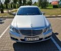 Серый Мерседес Е-Класс, объемом двигателя 2.1 л и пробегом 400 тыс. км за 9300 $, фото 1 на Automoto.ua