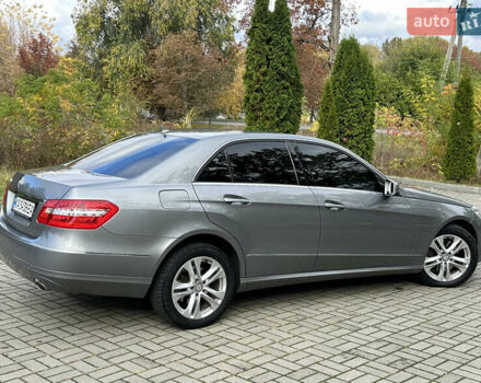 Мерседес Е-Клас 2010 у Прилуках на Automoto.ua Сірий Мерседес Е-Клас, об'ємом двигуна 3.5 л та пробігом 278 тис. км за 11400 $, фото 6 на Automoto.ua