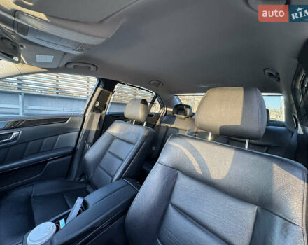 Серый Мерседес Е-Класс, объемом двигателя 2.14 л и пробегом 245 тыс. км за 11900 $, фото 13 на Automoto.ua