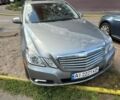 Серый Мерседес Е-Класс, объемом двигателя 3.5 л и пробегом 137 тыс. км за 12000 $, фото 1 на Automoto.ua