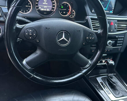 Сірий Мерседес Е-Клас, об'ємом двигуна 2.2 л та пробігом 246 тис. км за 12000 $, фото 42 на Automoto.ua