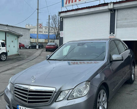 Сірий Мерседес Е-Клас, об'ємом двигуна 2.2 л та пробігом 246 тис. км за 12000 $, фото 43 на Automoto.ua