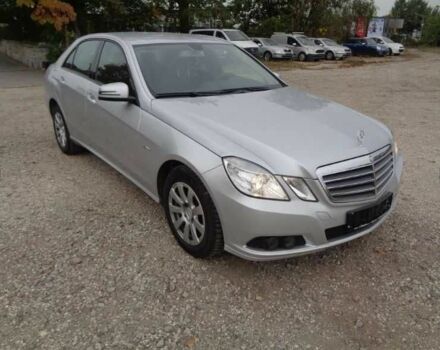 Серый Мерседес Е-Класс, объемом двигателя 2.1 л и пробегом 287 тыс. км за 9550 $, фото 2 на Automoto.ua