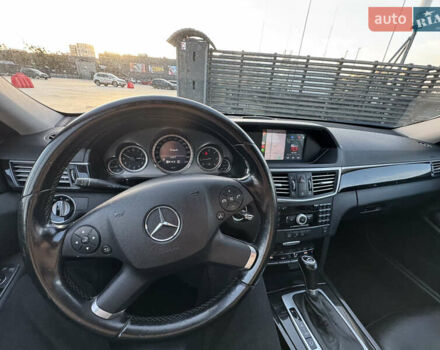 Сірий Мерседес Е-Клас, об'ємом двигуна 2.14 л та пробігом 246 тис. км за 12500 $, фото 48 на Automoto.ua