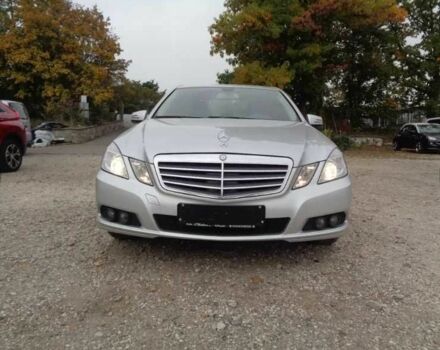 Серый Мерседес Е-Класс, объемом двигателя 2.1 л и пробегом 287 тыс. км за 9550 $, фото 1 на Automoto.ua