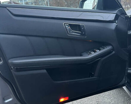 Сірий Мерседес Е-Клас, об'ємом двигуна 2.2 л та пробігом 246 тис. км за 11400 $, фото 41 на Automoto.ua