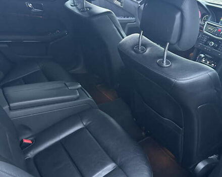 Сірий Мерседес Е-Клас, об'ємом двигуна 2.2 л та пробігом 246 тис. км за 12000 $, фото 36 на Automoto.ua