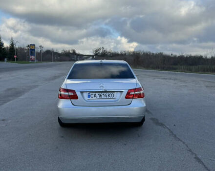 Сірий Мерседес Е-Клас, об'ємом двигуна 2.2 л та пробігом 325 тис. км за 12400 $, фото 2 на Automoto.ua