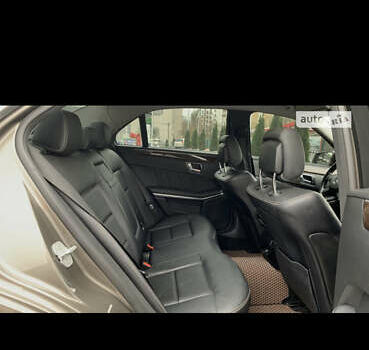 Серый Мерседес Е-Класс, объемом двигателя 2.2 л и пробегом 280 тыс. км за 11900 $, фото 2 на Automoto.ua