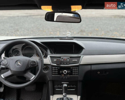 Мерседес Е-Клас 2010 у Києві на Automoto.ua Сірий Мерседес Е-Клас, об'ємом двигуна 2.14 л та пробігом 398 тис. км за 13900 $, фото 15 на Automoto.ua