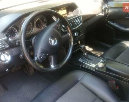 Серый Мерседес Е-Класс, объемом двигателя 2.2 л и пробегом 420 тыс. км за 10800 $, фото 12 на Automoto.ua