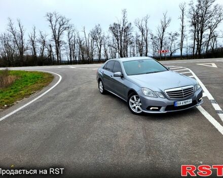 Серый Мерседес Е-Класс, объемом двигателя 2.1 л и пробегом 320 тыс. км за 13600 $, фото 2 на Automoto.ua