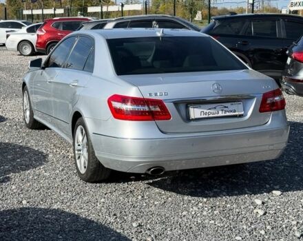 Серый Мерседес Е-Класс, объемом двигателя 1.8 л и пробегом 211 тыс. км за 12000 $, фото 3 на Automoto.ua